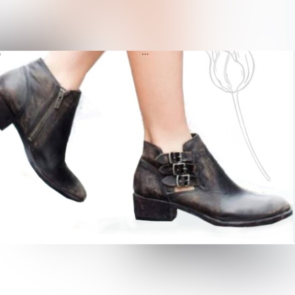 Frye Leather Ray Buckle Booties women’s black size 8 M - Picture 1 of 12